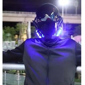 サイバーパンク マスク 近未来 S Fコスプレ ヘルメット LED4本照明 新品未使用