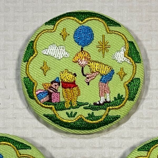 ディズニー 刺繍缶バッジ ビスケット プーさん ダンボ