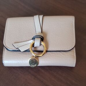 クロエ 三つ折り 財布