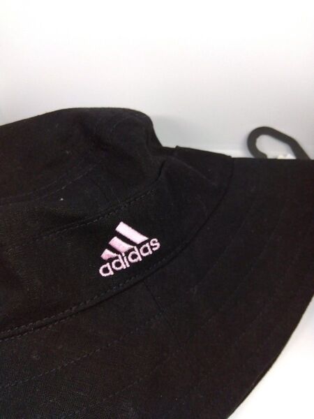 adidas バケットハット ブラック ピンク刺繍
