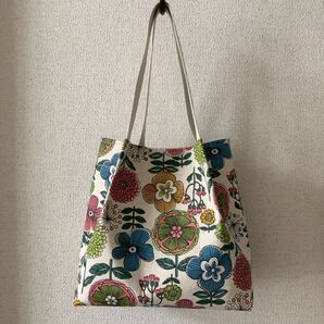 ☆ハンドメイド☆カラフルポップな花柄生地の手提げバッグ☆大きいサイズ☆