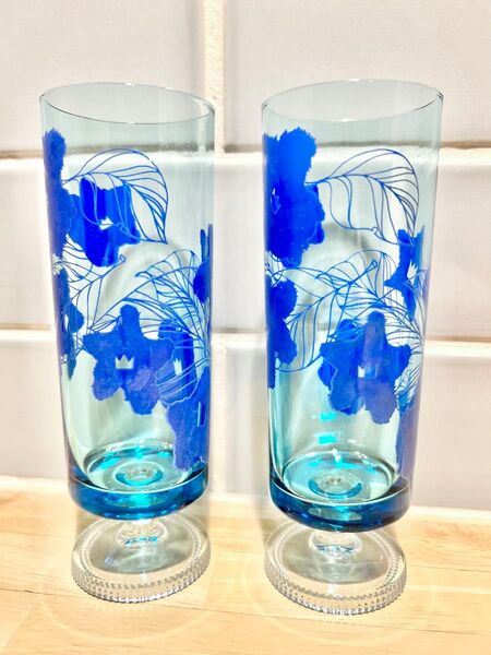 昭和レトロ アデリア 脚付 花柄 2点 セット ブルー レトロ グラス 青 美品 ポップ 当時物 ブルー ガラス タンブラー