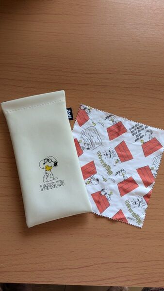 スヌーピー メガネケース&クリーニングクロス Zoff