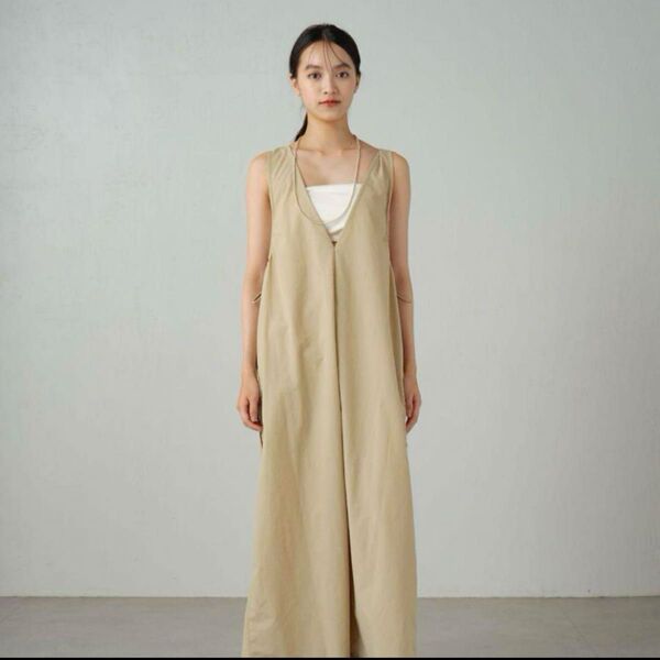 【earthy】サロペットスカート ナイロン2WAYギャザージャンスカ ベージュ ワンピース ノースリーブワンピース