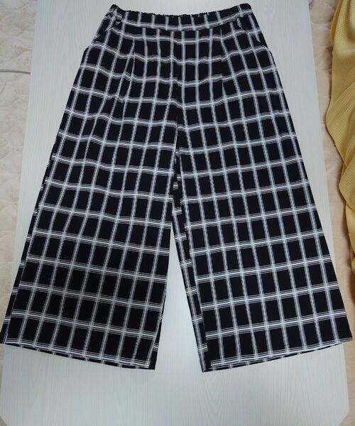 ベルーナ RyuRyu チェック柄 軽・薄 ワイドパンツ ウエスト後ろ側ゴム入り 3Lサイズ 横ストレッチ入り タグ付き