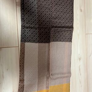 カテゴリー変更可能美品ゲラルディーニストール