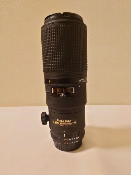 Nikon Fマウント 200mm単焦点レンズ