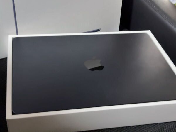 Apple MacBook Air M4チップ メモリ16GB SSD256GB ミッドナイト