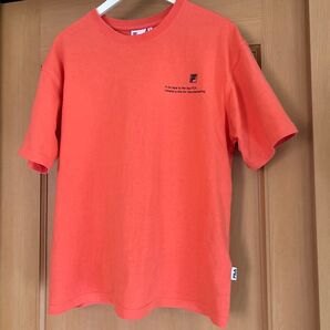 FILA バックプリントTシャツ
