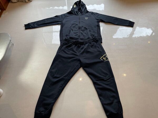 上下セットアップ ジャージ アンダーアーマー XXL