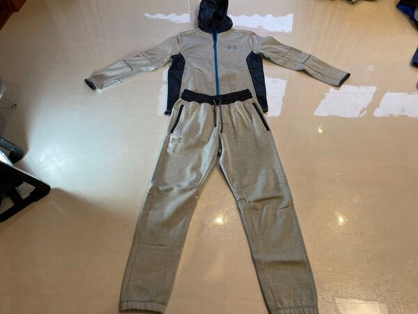 上下セットアップ アンダーアーマー SM 子供服