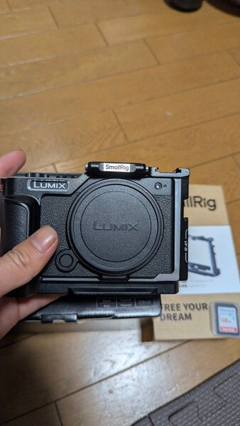 ほぼ新品 パナソニック Lumix S9 ボディ+ smallrig +128GB SDカード