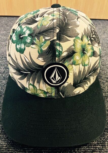 VOLCOM キャップ 帽子 花柄 マルチカラー