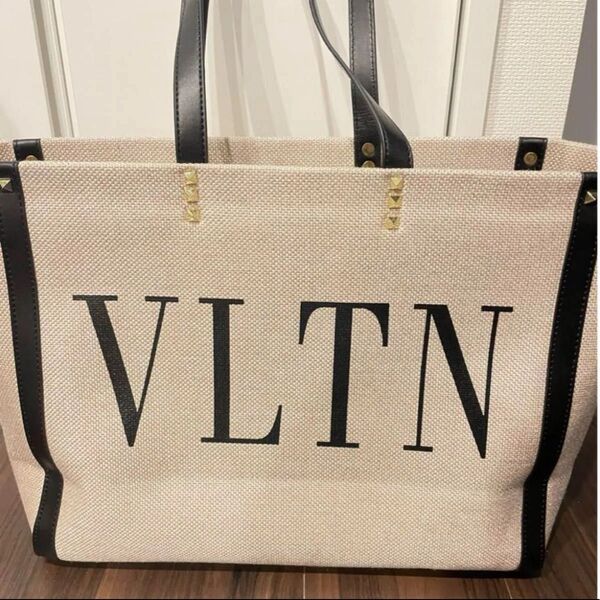 VALENTINOトートバッグ