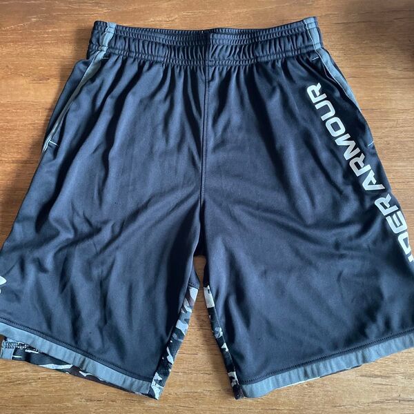アンダーアーマー ハーフパンツ 黒 スポーツウェア UNDER ARMOUR