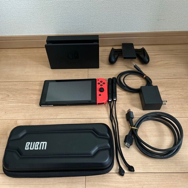 お値引き出来ませんm(._.)m Nintendo Switch 本体、携帯バッグセット 任天堂スイッチ
