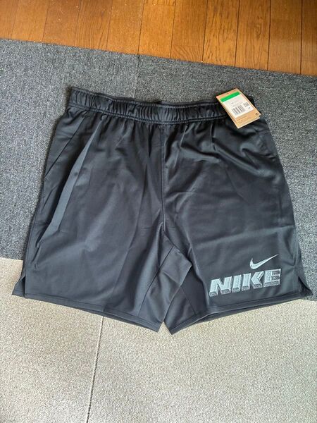NIKE ナイキ ショートパンツ ブラック ハーフパンツ XL トレーニング 部屋着 新品 未使用 プレゼント 短パン