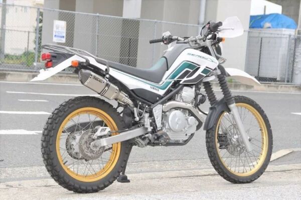 新品 未使用 在庫有平日即日発送ヤマハ セロー250/トリッカー (XT250X) ドライカーボン モタード 異形 スリップオン