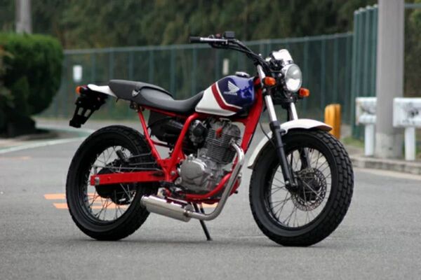 新品 未使用 在庫有 平日に即日発送HMS ホンダ FTR223 (BA-MC34/JBK-MC34)(TYPE2)バイクマフラー