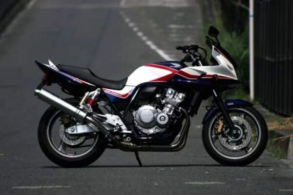 新品 未使用 在庫有平日即日発送 Realize ホンダ CB400SF-REVO (NC42) Aria TypeC マフラー