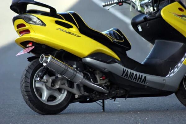 新品 未使用 在庫有平日に即日発送Realize ヤマハ マジェスティ125 (5CA) バイクマフラー 22Racing
