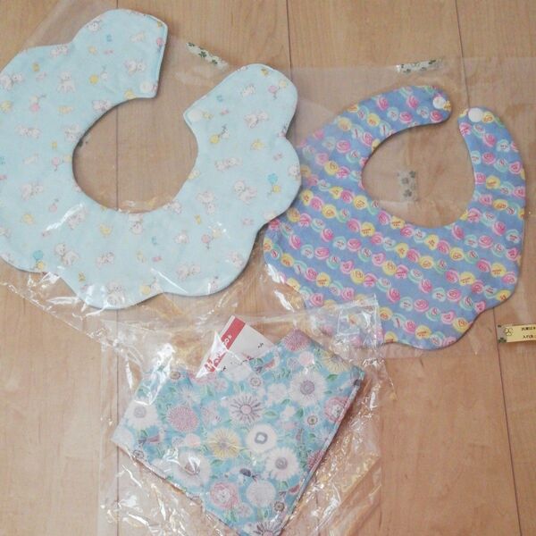 新品 ハンドメイド スタイ 3つセット スタイ 女の子 花柄 いちご 羊