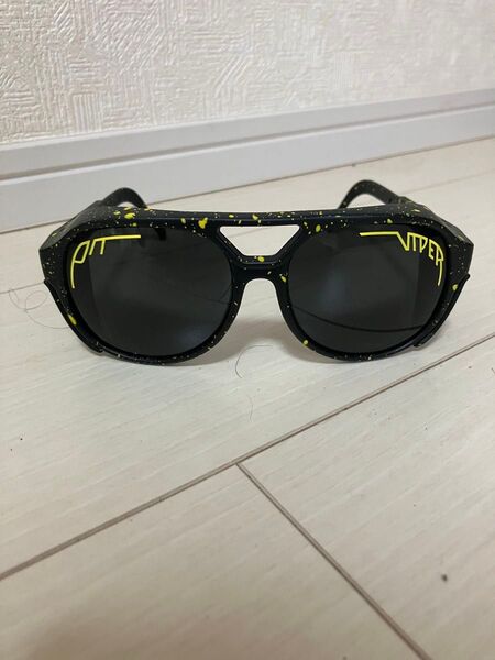 Pit Viper ピットバイパー ティアドロップ サングラス 黒黄 偏光