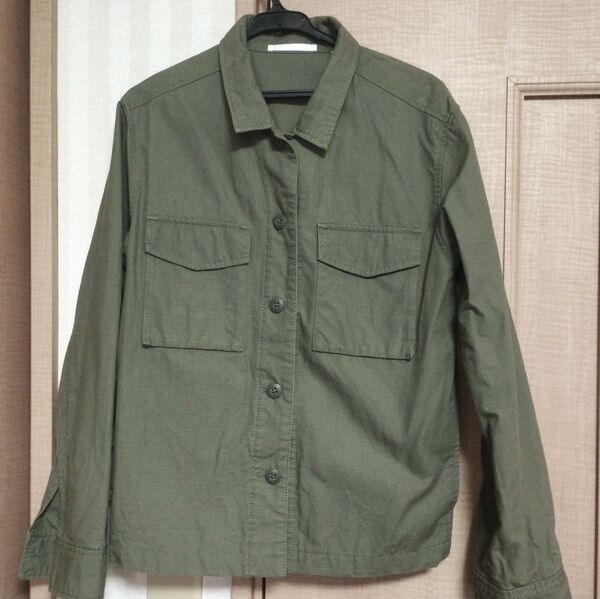 UNIQLO ミリタリーシャツジャケット カーキ 緑 長袖 M ユニクロ シャツ