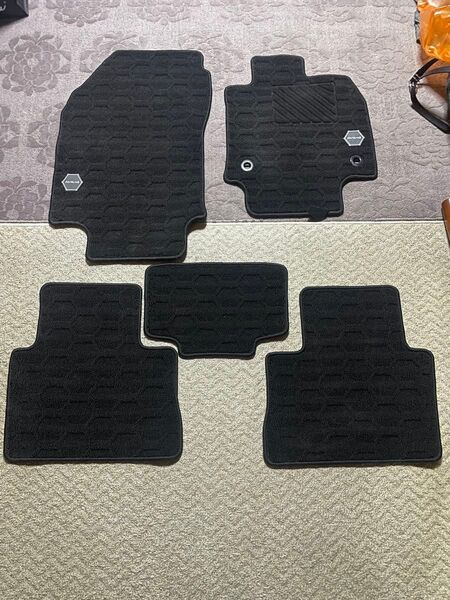 TOYOTA純正RAV4 専用 フロアマット デラックスタイプ