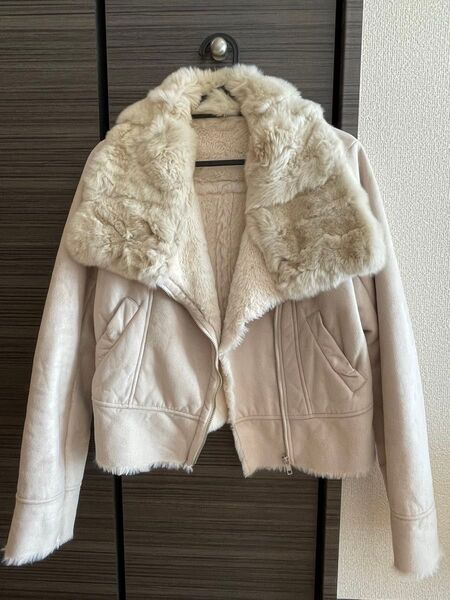 ROYAL PARTY フェイクファーショートジャケット女性服