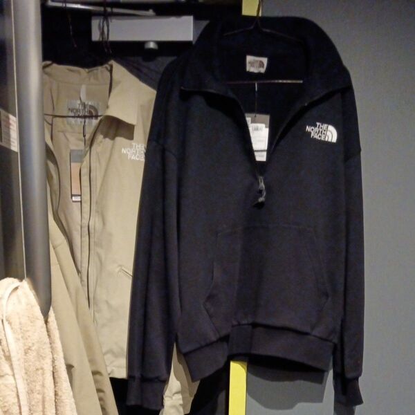 特価☆THE NORTH FACE☆ハーフジップトップス☆ブラックLサイズ☆未使用に近い☆
