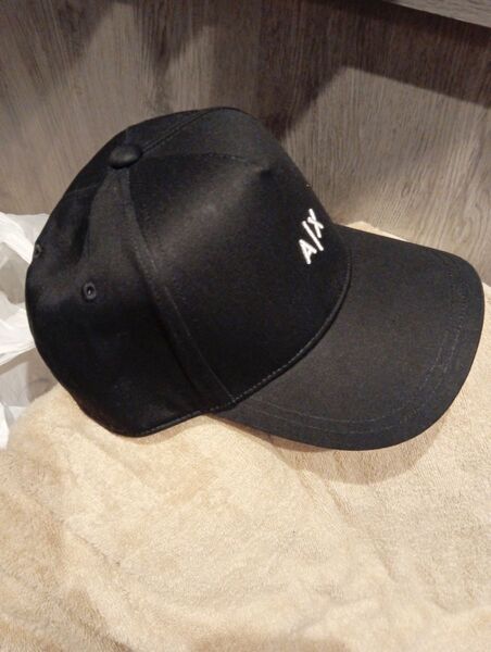 ジョルジオアルマーニ☆大人のCap☆黒色☆フリーサイズ☆新品未使用 キャップ 帽子 ニューエラ 黒
