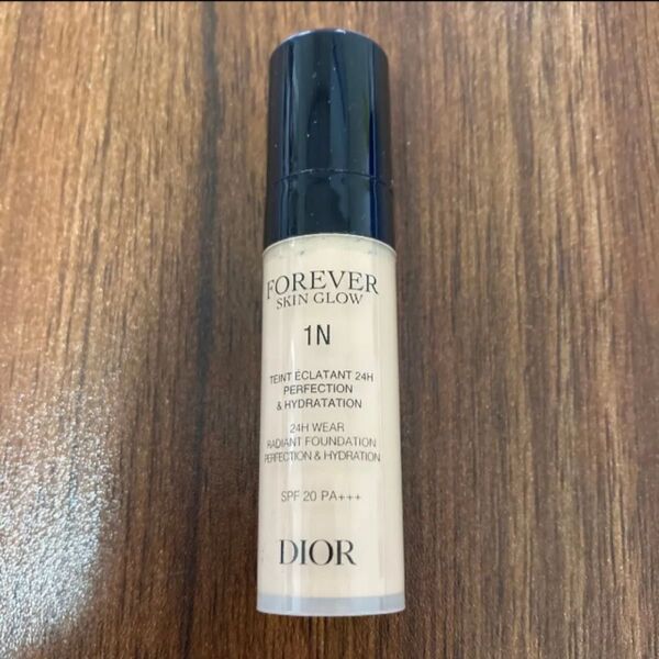 ディオールスキン フォーエヴァー フルイド グロウ 1N 5ml