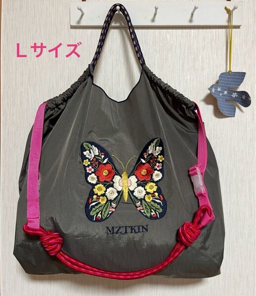 刺繍トートバッグ エコバッグ カラフルな蝶の花 グレー ストラップ ショルダー紐付ピンク 大人気 Lサイズ 撥水