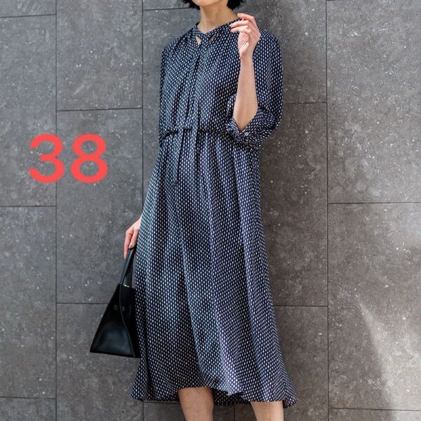 未使用に近い◆23区【洗える】バックサテンアムンゼンレーユルダイヤプリント ワンピース 38 ロング丈 シフォン M
