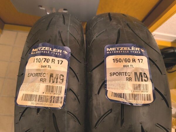 新品 METZELER M9RR F110/70 R150/60 前22後21年製 NSR250 TZR250 ZX 25R Γ