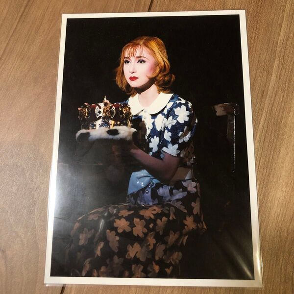 宝塚歌劇団 月組 娘役 麻乃佳世 舞台写真 2L サイズ