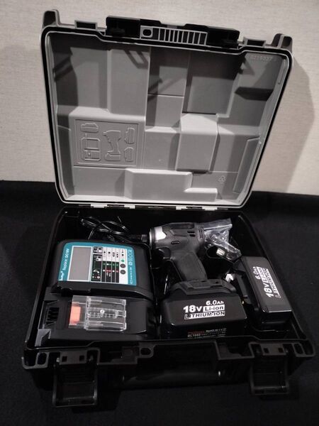 ★マキタタイプ★ 18vインパクトドライバー(ブラック) 充電器液晶表示付き、バッテリーセット