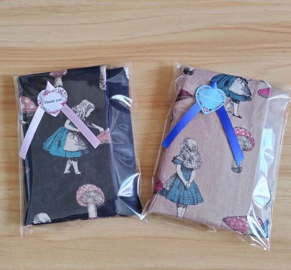 ポケットティッシュケース ハンドメイド ふた付き 不思議の国のアリス柄 色違い 2個セット ティッシュ付き