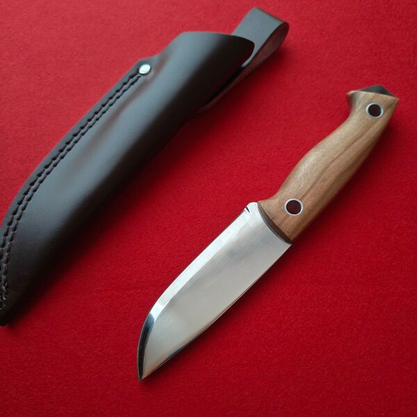 新品 ブッシュクラフトナイフ フルタング構造 オリーブウッドハンドル HELLE