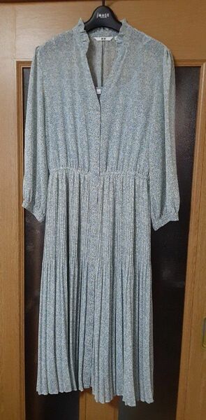 UNIQLO小花柄ワンピース インナーのキャミソールワンピース付き Lsize