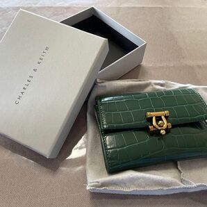 CHARLES & KEITH 財布