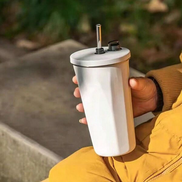 600ml ステンレススチール ストローカップ 真空断熱 ポータブル コーヒーカップ ホワイト773220