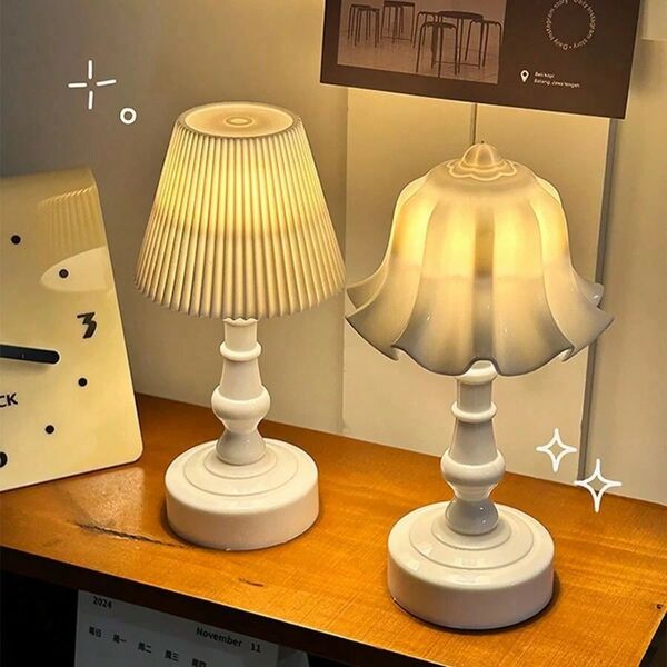アンティーク レトロ 電気スタンド Ledライト リビング 寝室 玄関 花 シンプル ホワイト 2点セット886125