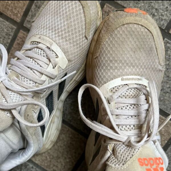 adidas スニーカー 靴