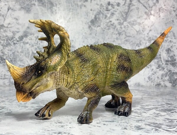「トリケラトプス 無可動 フィギュア ジュラシック・パーク/ジュラシック・ワールドに登場」tface-g 【タグ:映画】 T06