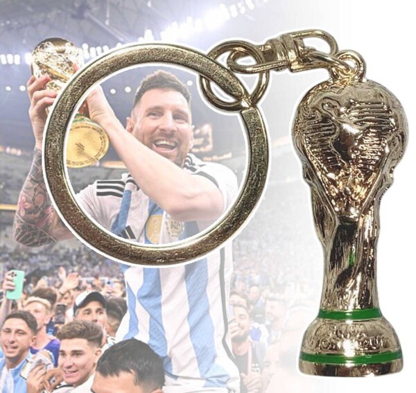 「サッカー/FIFA ワールドカップ トロフィー キーホルダー」tface-g 【タグ:スポーツ、アクセサリー】 2 T05