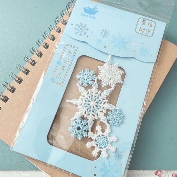 雪モチーフ レース お守り