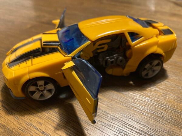 トランスフォーマー バンブルビー 変形ロボット 変形オートボット フィギュア