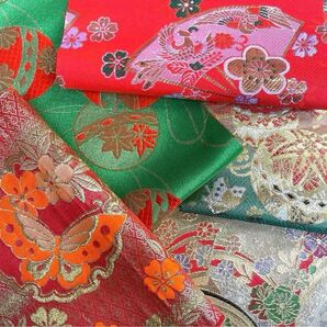 超希少 新春 金襴 豪華帯地 はぎれ 蝶 鞠 扇 鶴 梅 桜 縁起柄 古布